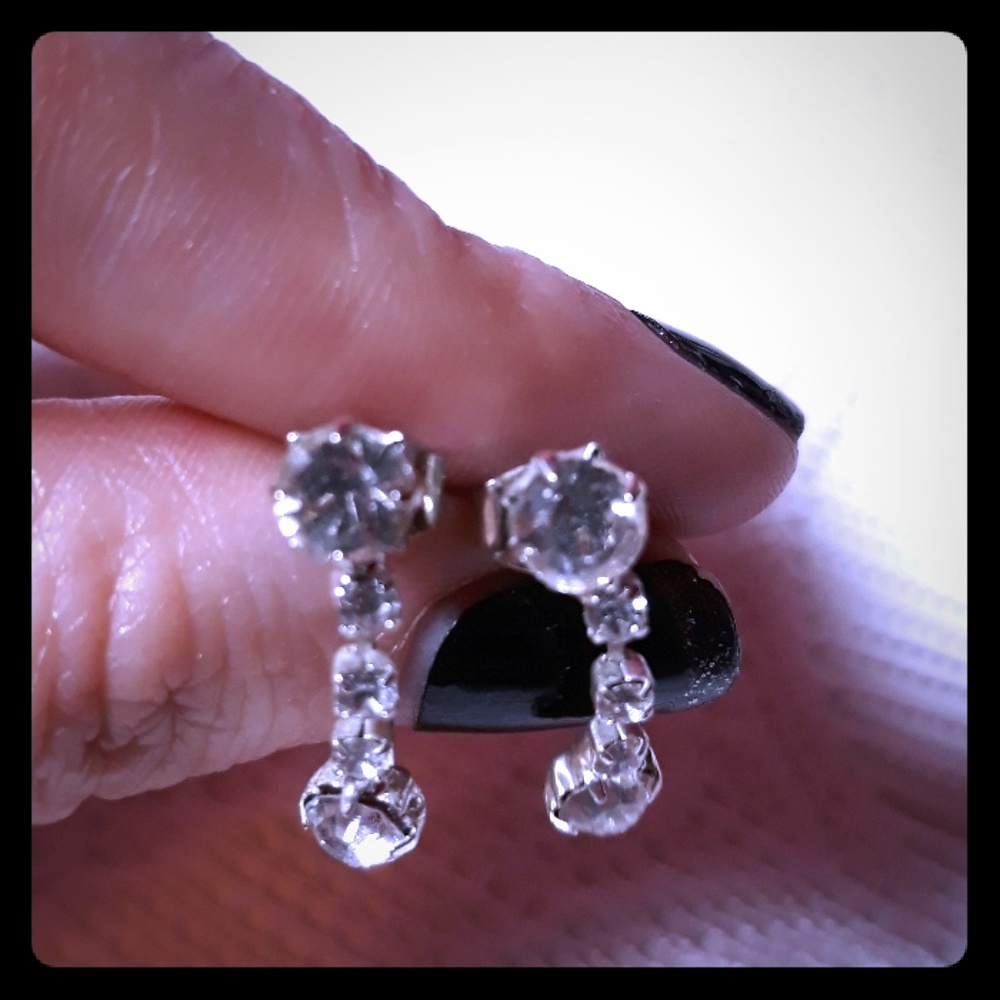 *bundle 3/$10* crystal earrings